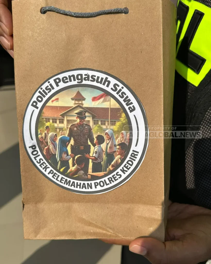 Polisi Pengasuh Siswa Polsek Plemahan Kediri