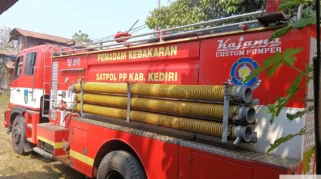 Mobil Pemadam Kebakaran Satpol PP Kabupaten Kediri. (Dok. Istimewa)